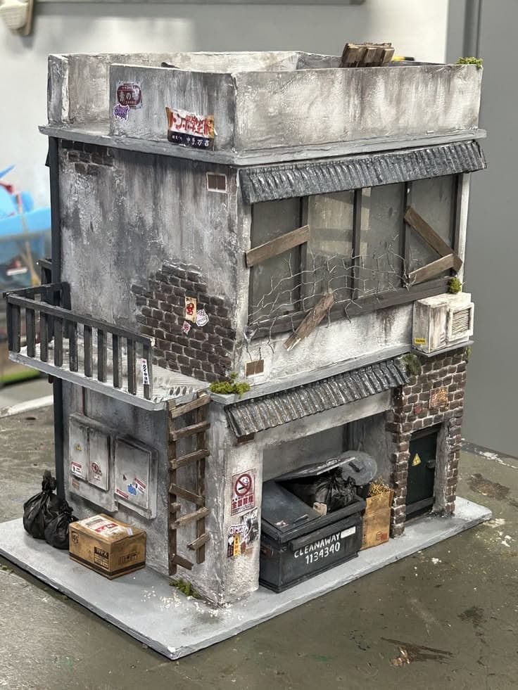 Diorama Gedung Terbengkalai Urban